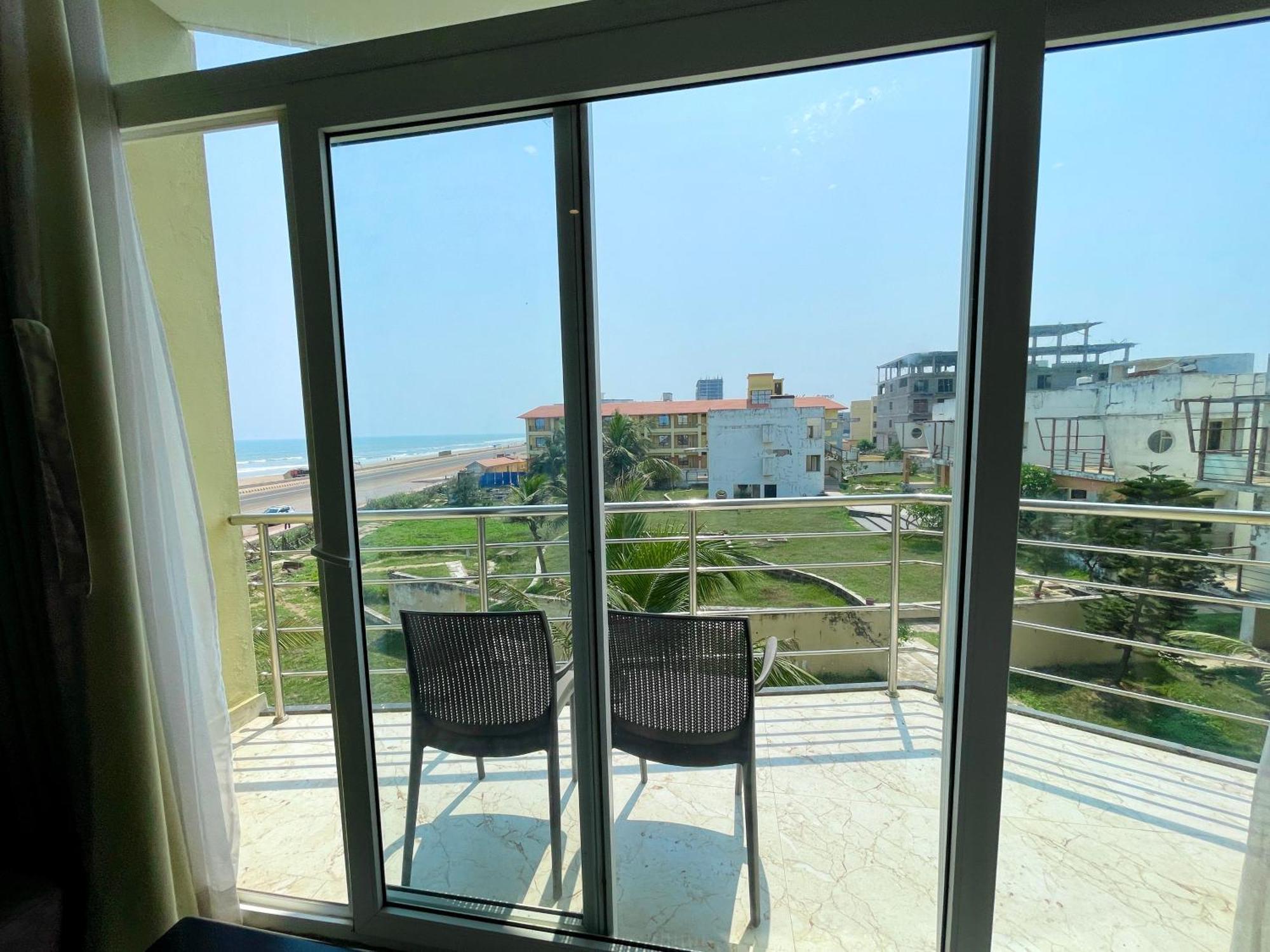 Hotel Tbs ! Puri All-Rooms-Sea View Fully-Air-Conditioned-Hotel With-Lift-And-Parking-Facility Breakfast-Included Экстерьер фото