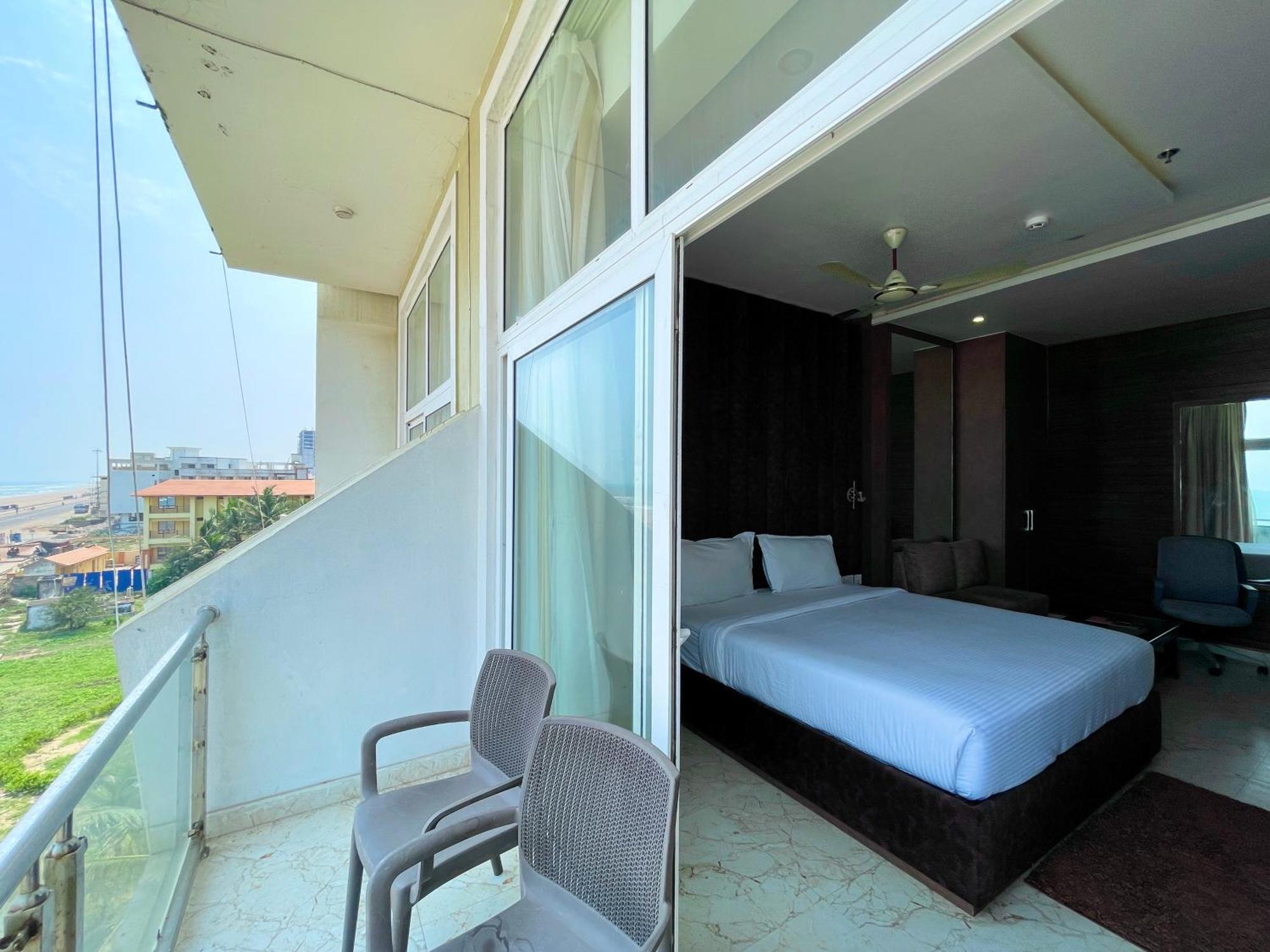 Hotel Tbs ! Puri All-Rooms-Sea View Fully-Air-Conditioned-Hotel With-Lift-And-Parking-Facility Breakfast-Included Экстерьер фото